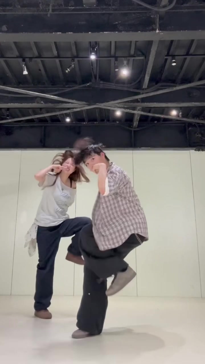 @安積夢大/Muta Azumi
