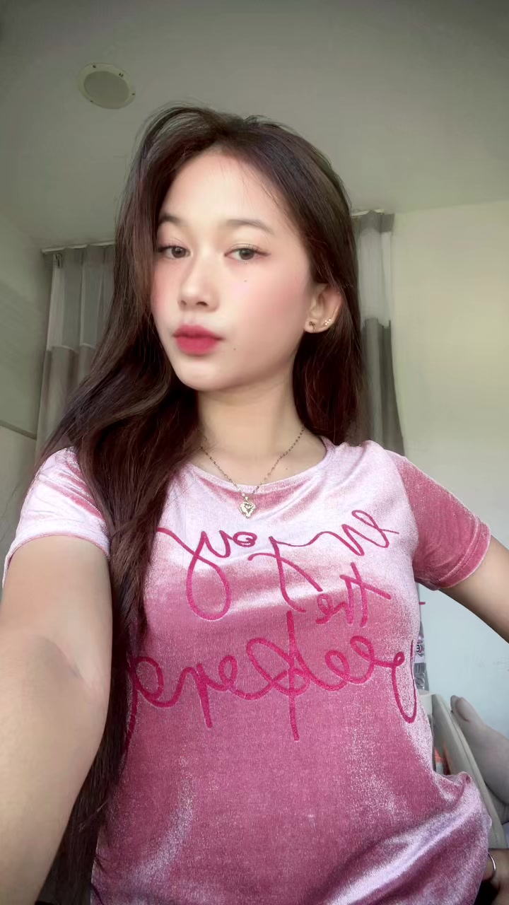 @𝒱