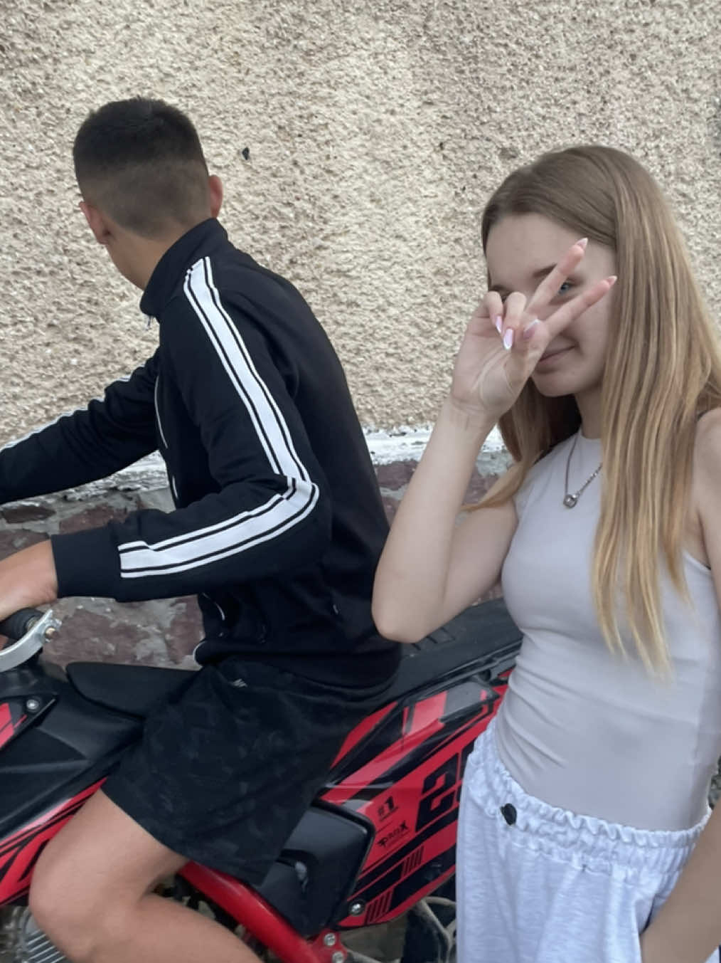 @Ді