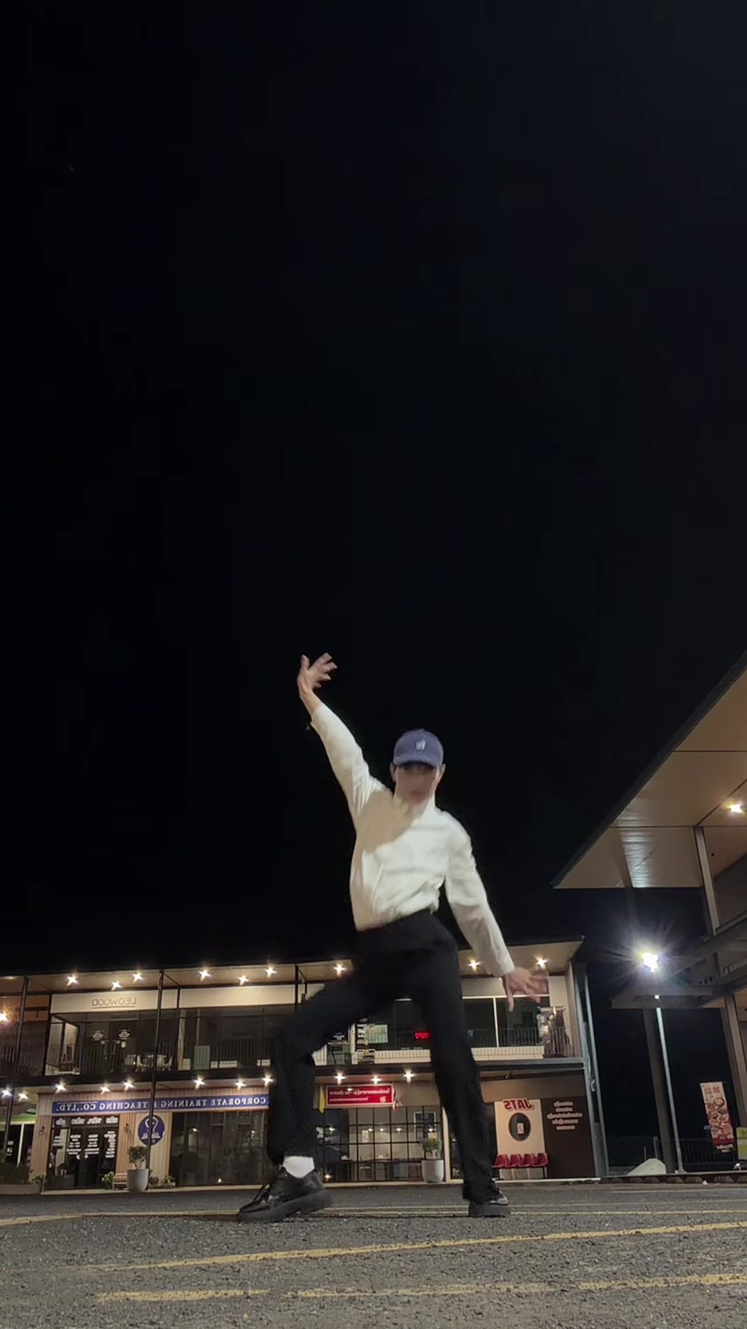 @mon