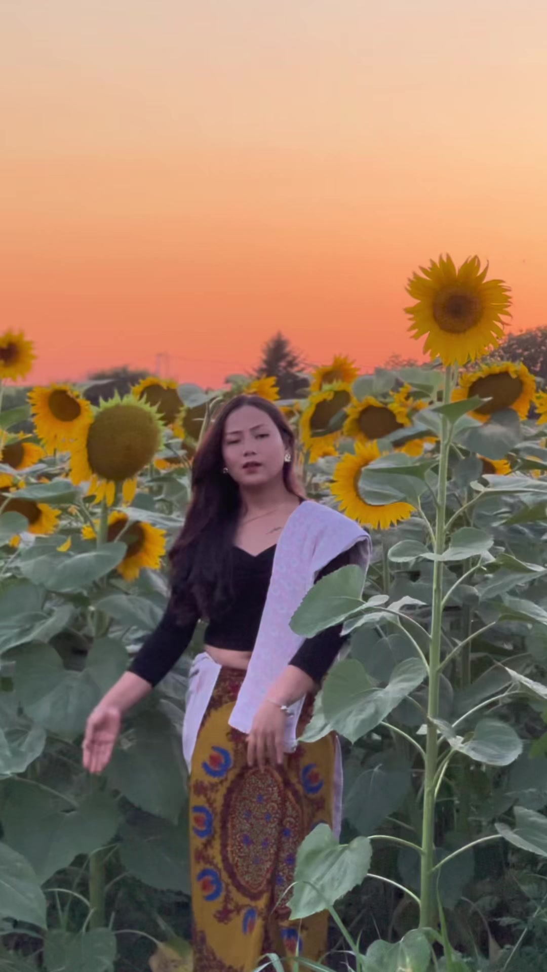@Mina gurung 🦋🌻