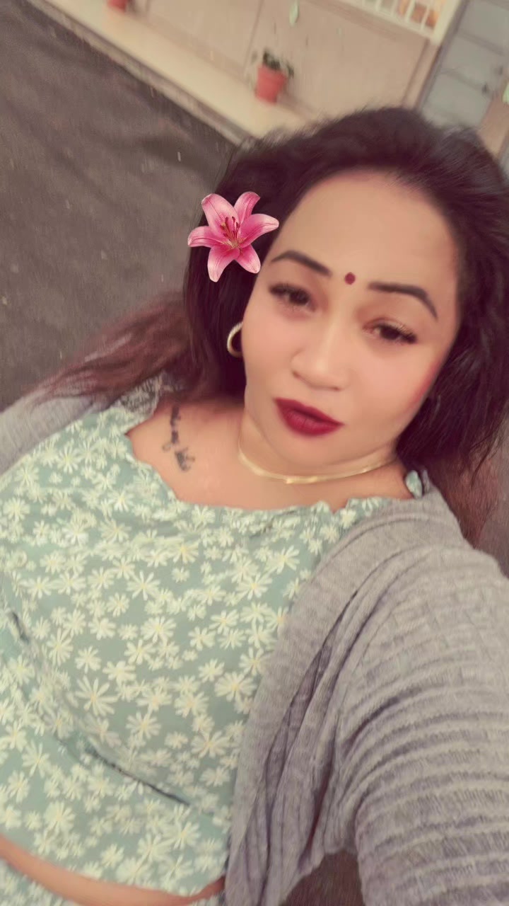 @Brinda_😗