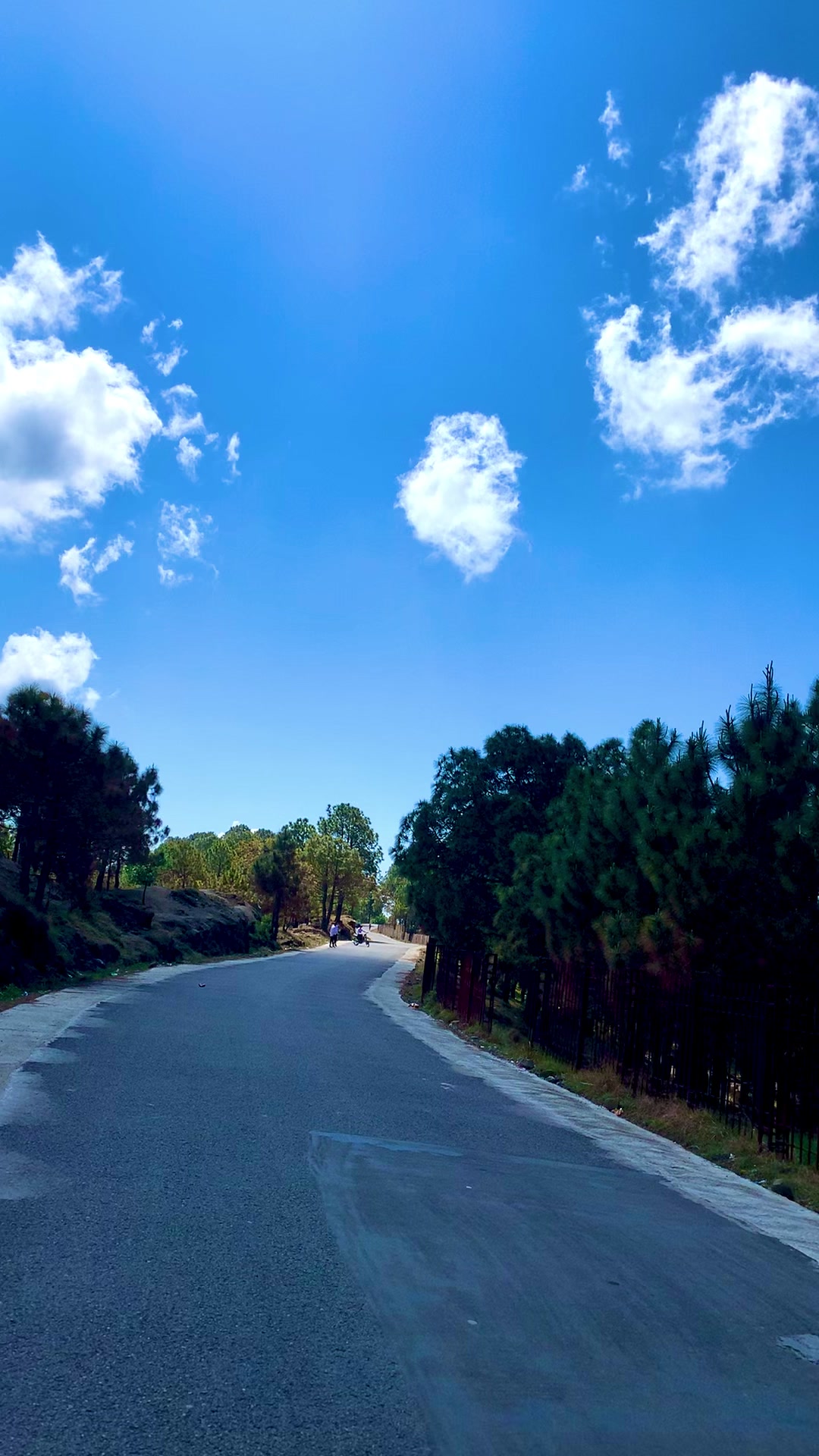 @کشمیری لوگ🏔️🦋