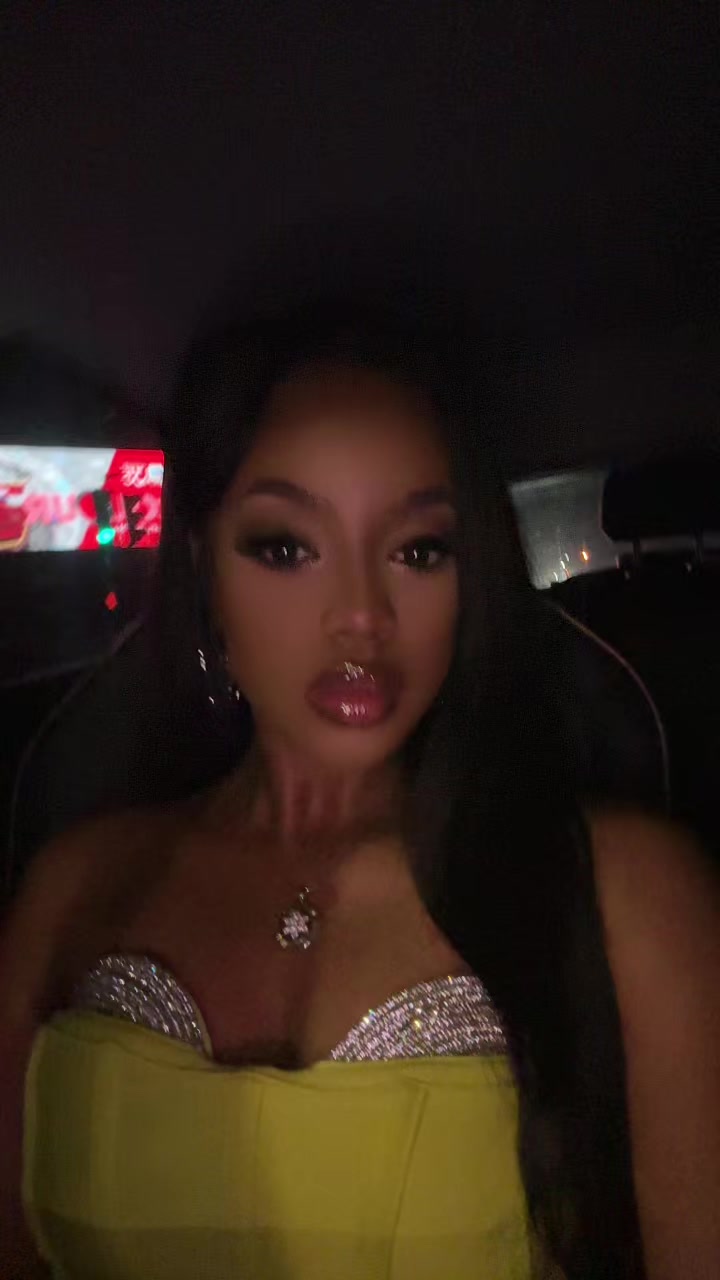 @Gorg3_