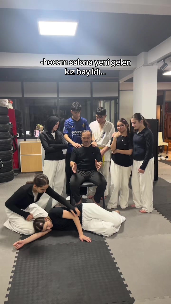 @𝓮𝓬𝓻𝓲𝓷.