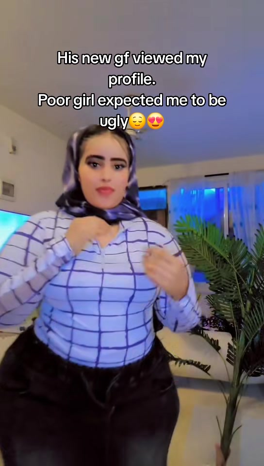 @officialqueencute🥰🤑🥂✅️
