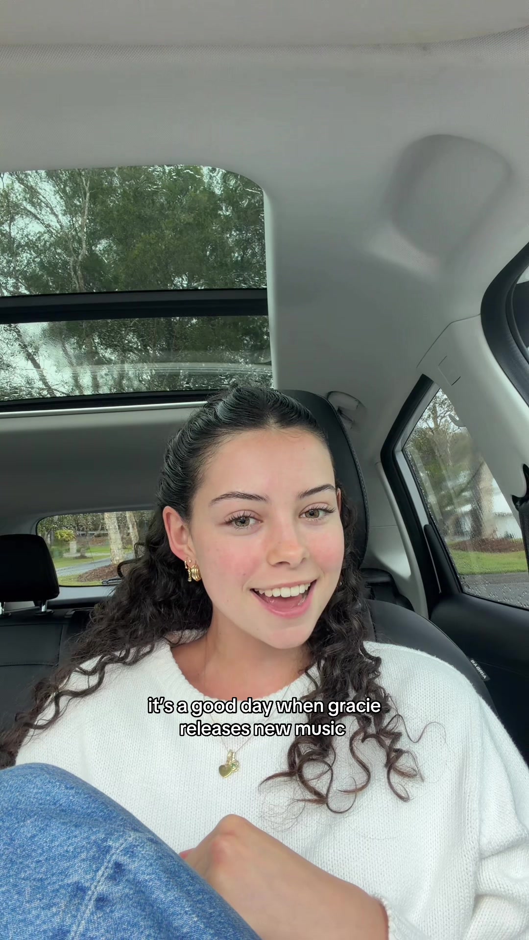 @Ava
