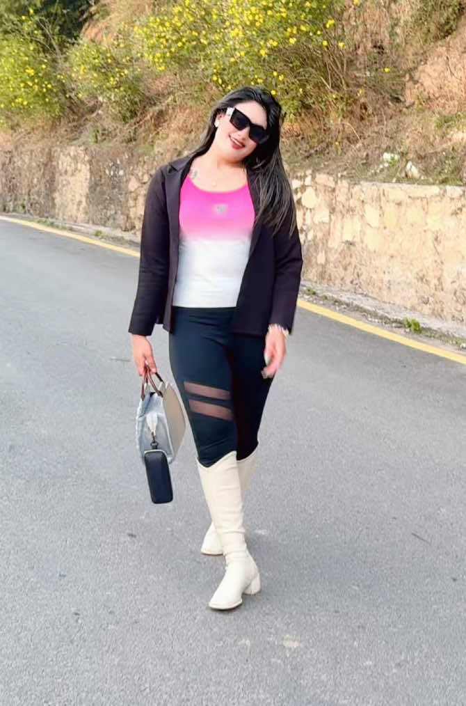 @Riya panta🦋