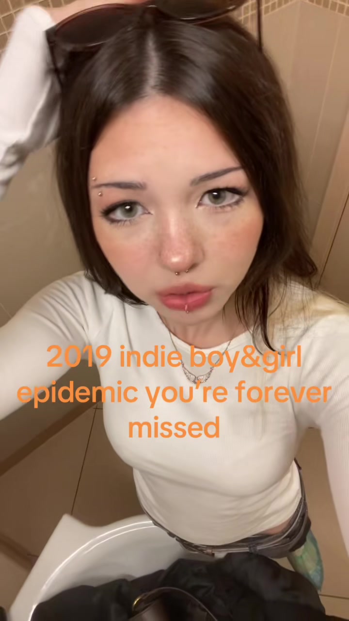 @⃟