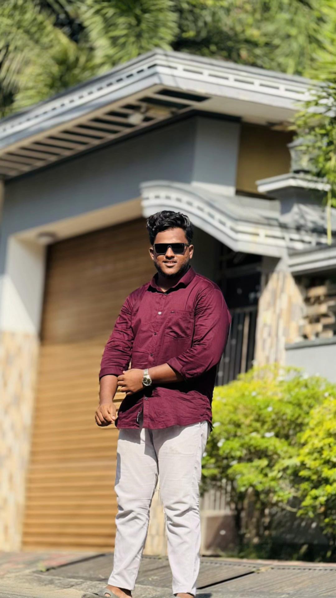 @Nidhu ⚡❤