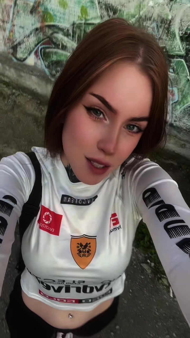 @𝖉𝖊𝖒𝖔𝖓𝖊𝖘𝖘