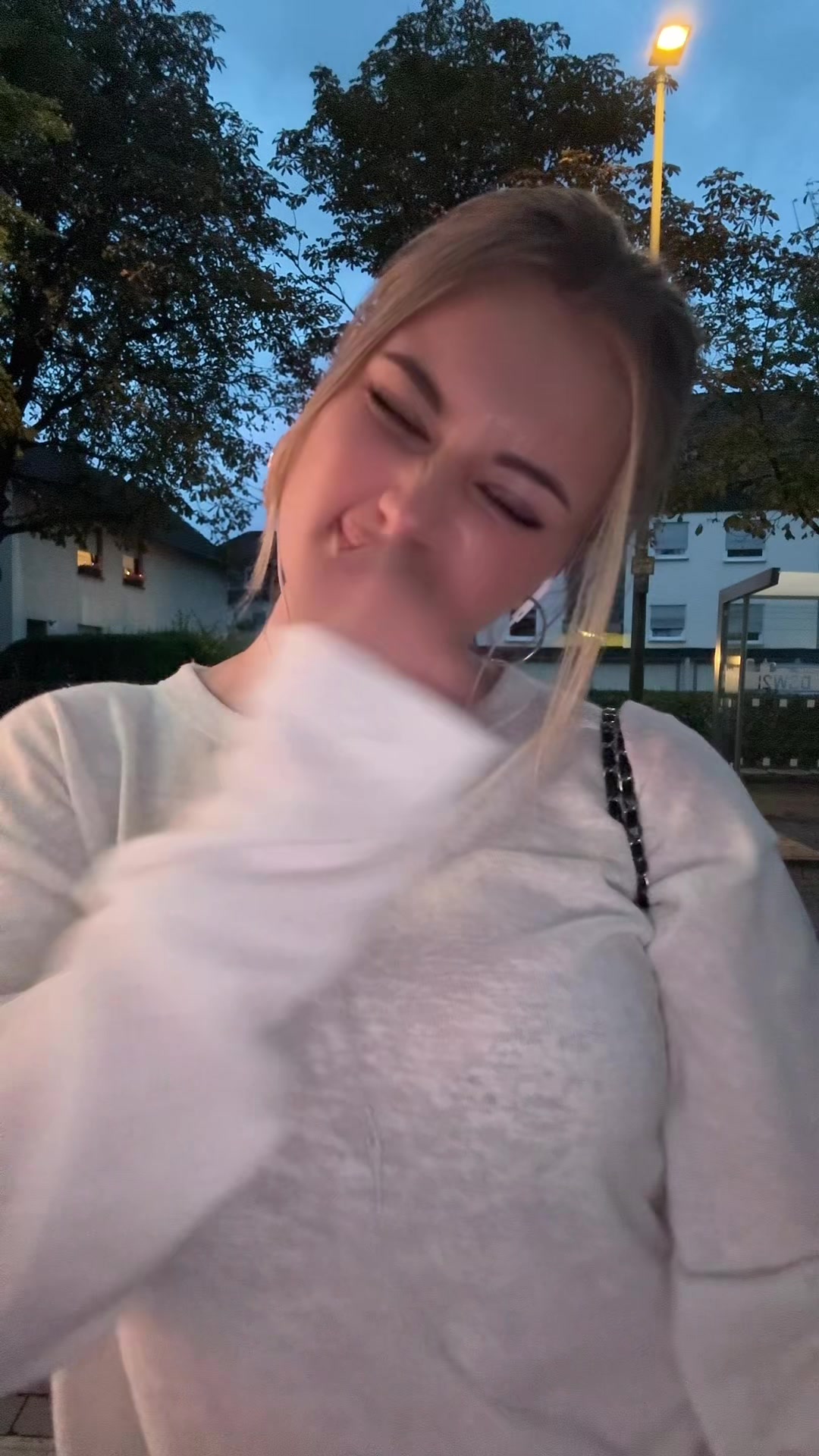 @𝑉𝑎𝑙𝑒𝑟𝑖𝑎 🐾
