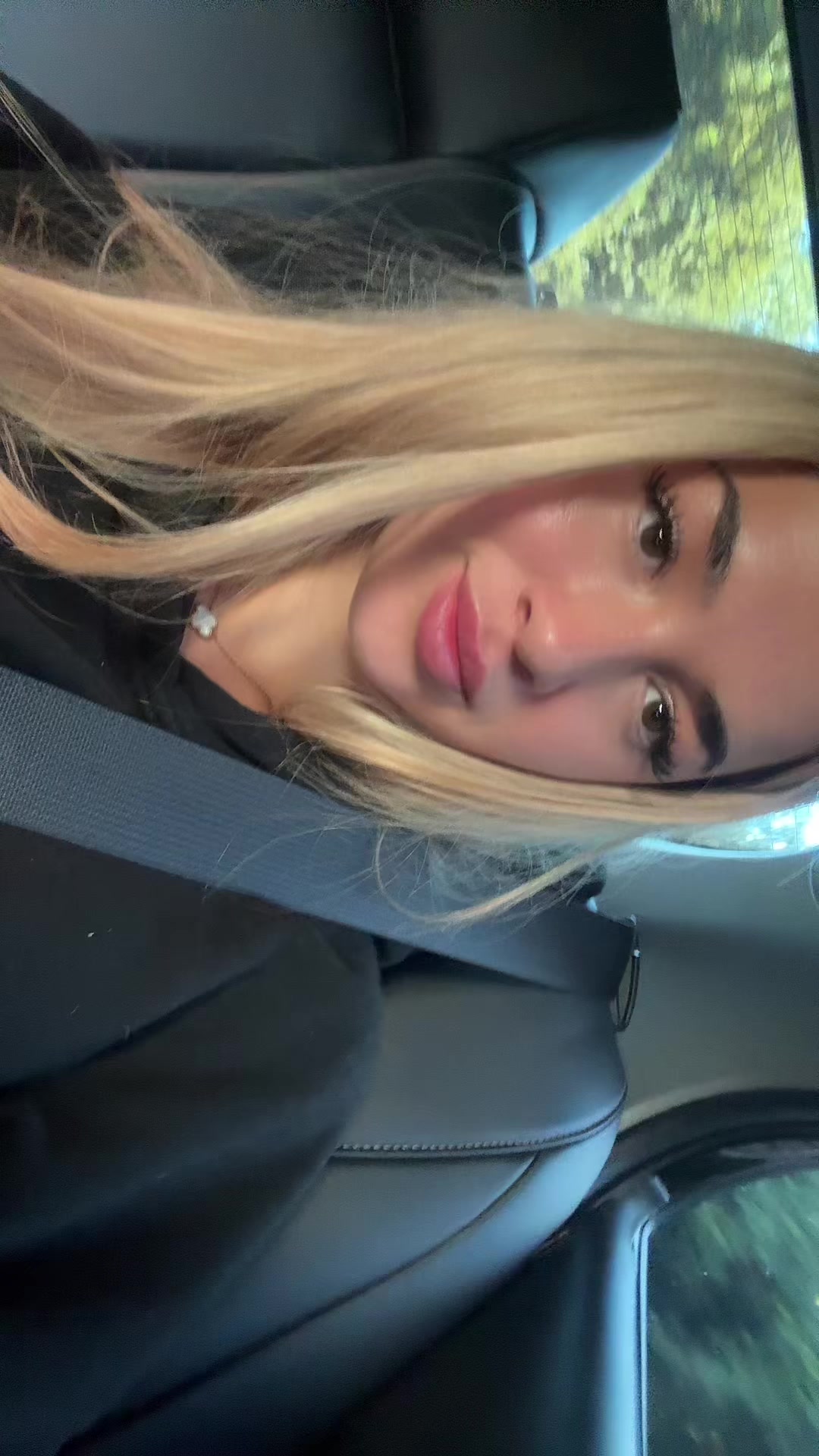 @Laur🪽
