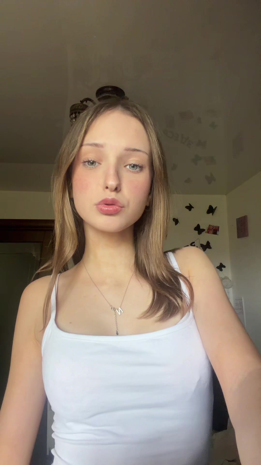 @🧟&zwj;♀️