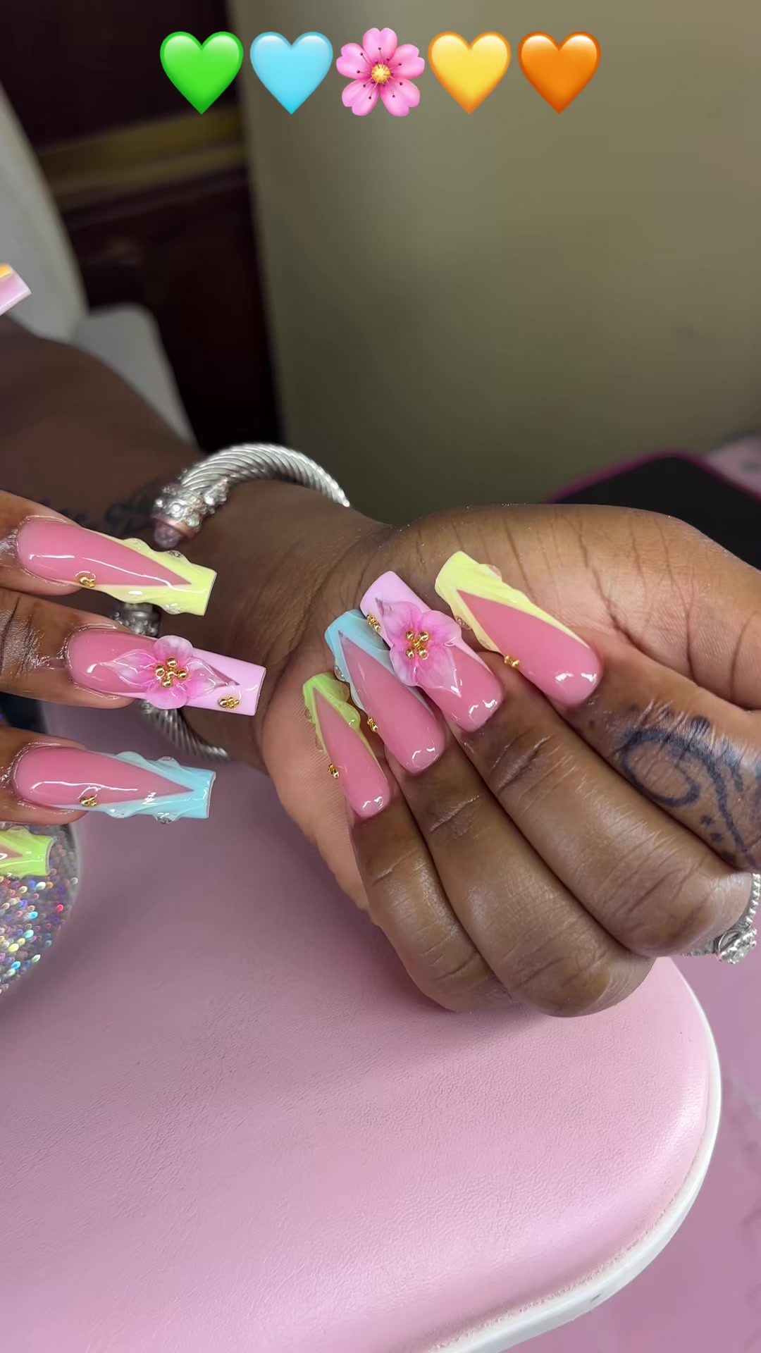 @👑Da Barbie💕// nail artist
