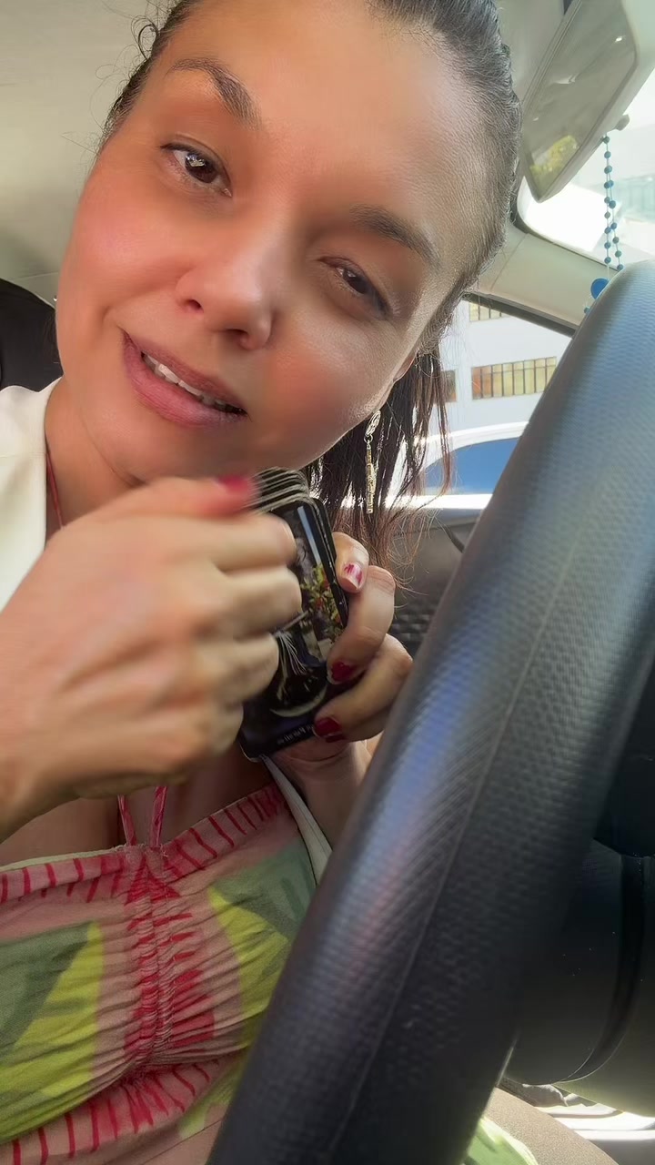 @Lívia 🪬🗝️💍📚💎🪬💒🥂✨🌹🌟