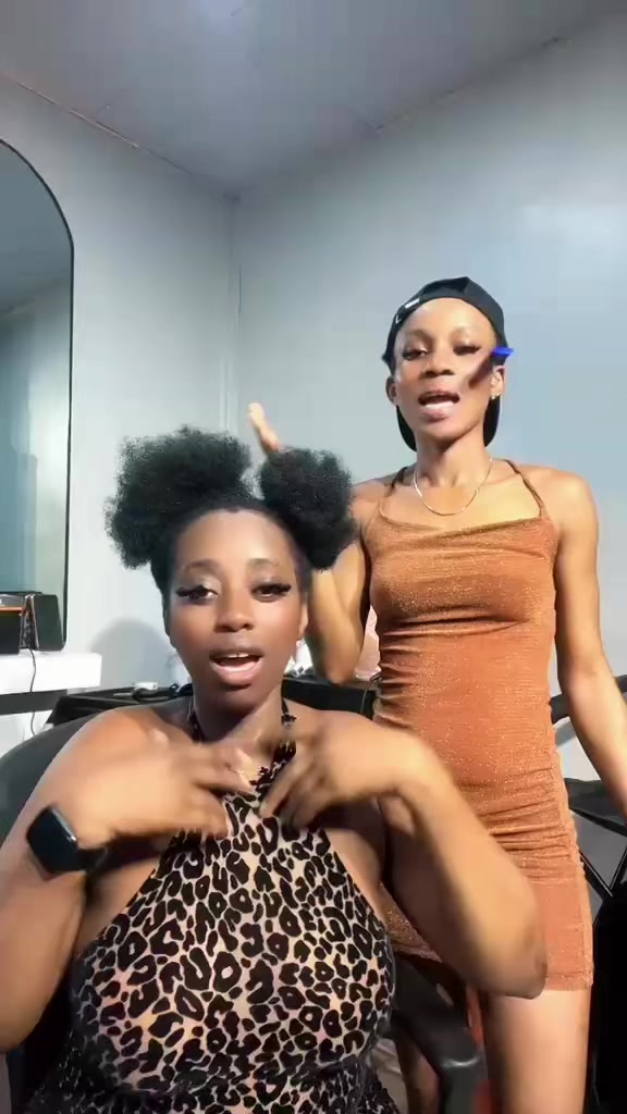 @SLIMTIZZYHAIRLINE05
