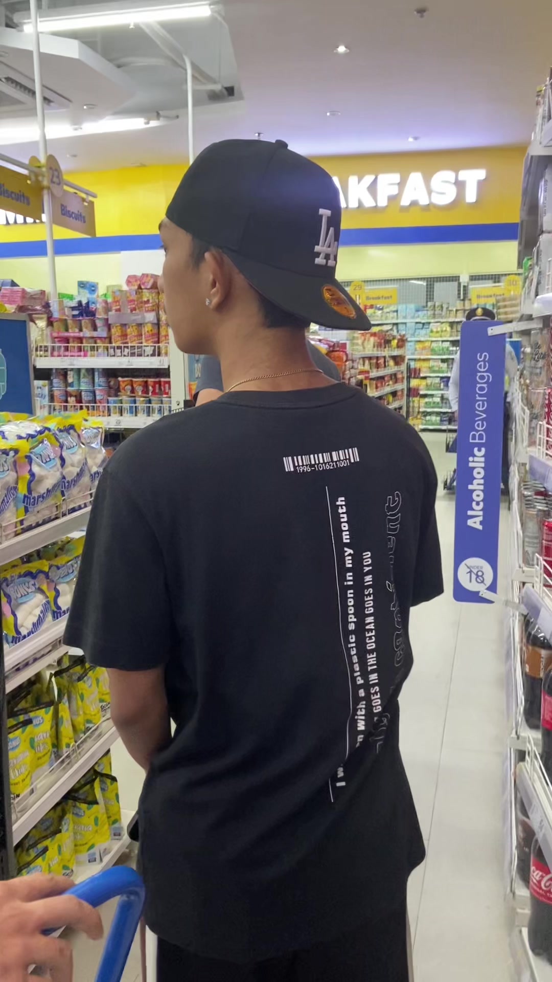 @whiteboi2pee