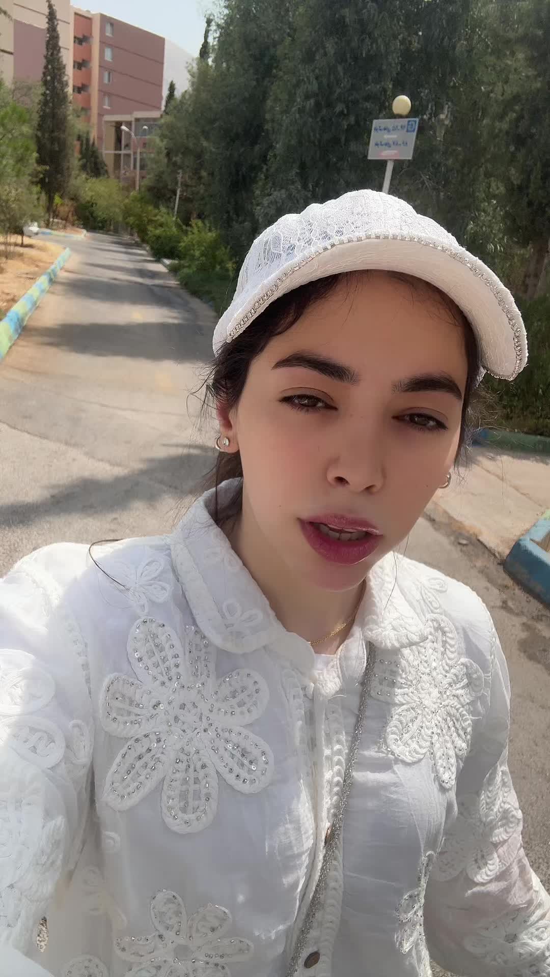 @Mahshid_kh
