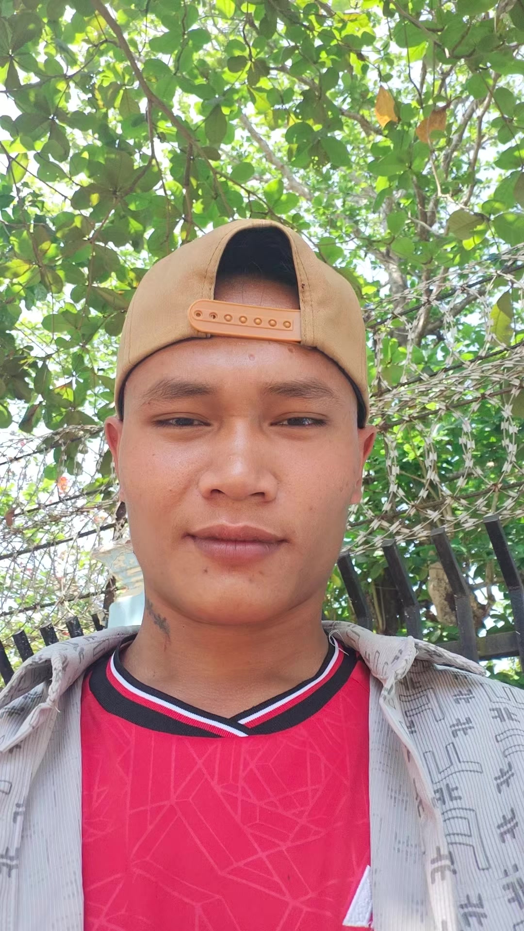 @စေတလုံး မောင်ဖုန်း🤙⚡