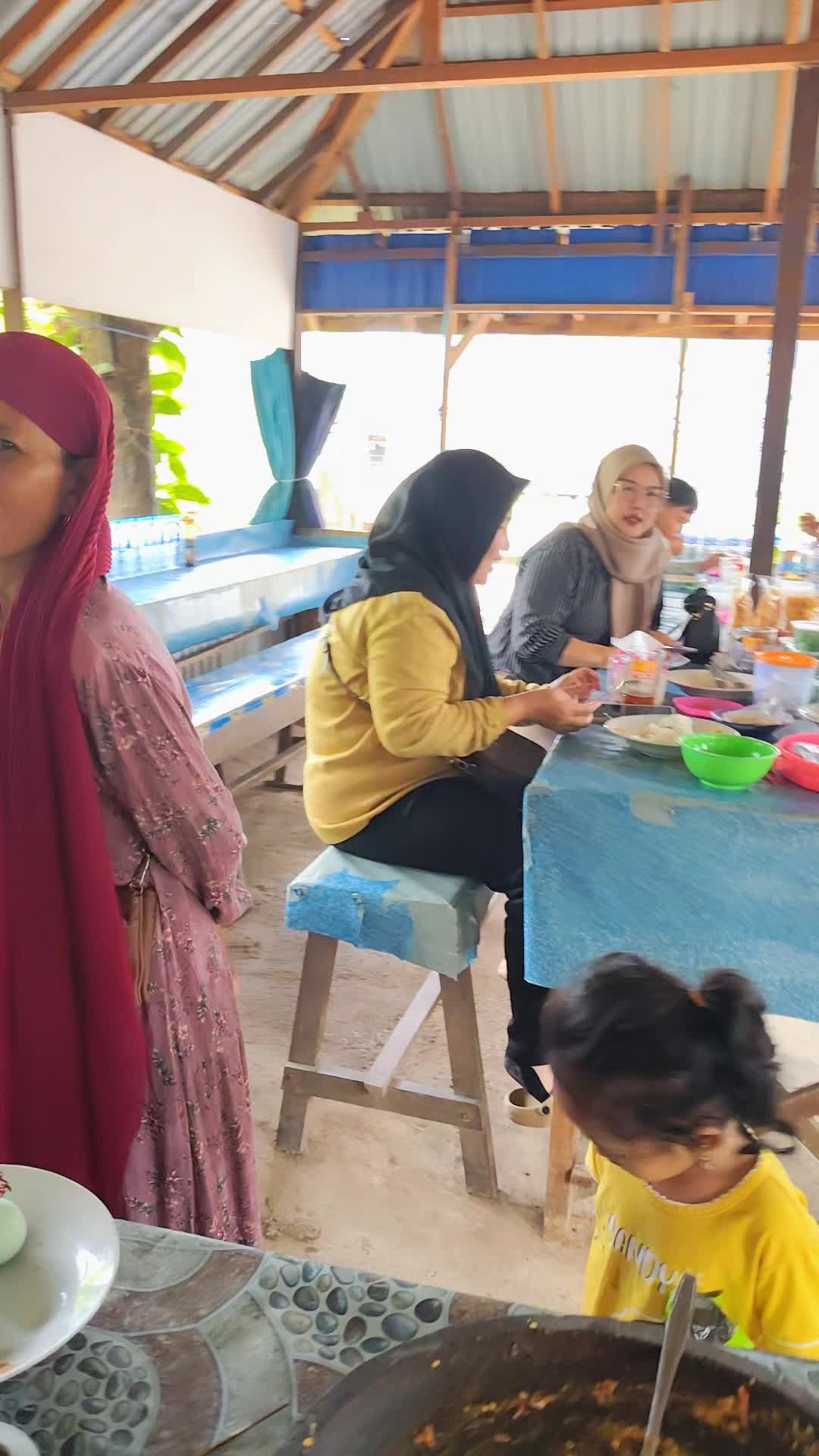 @warung katupat acil ella