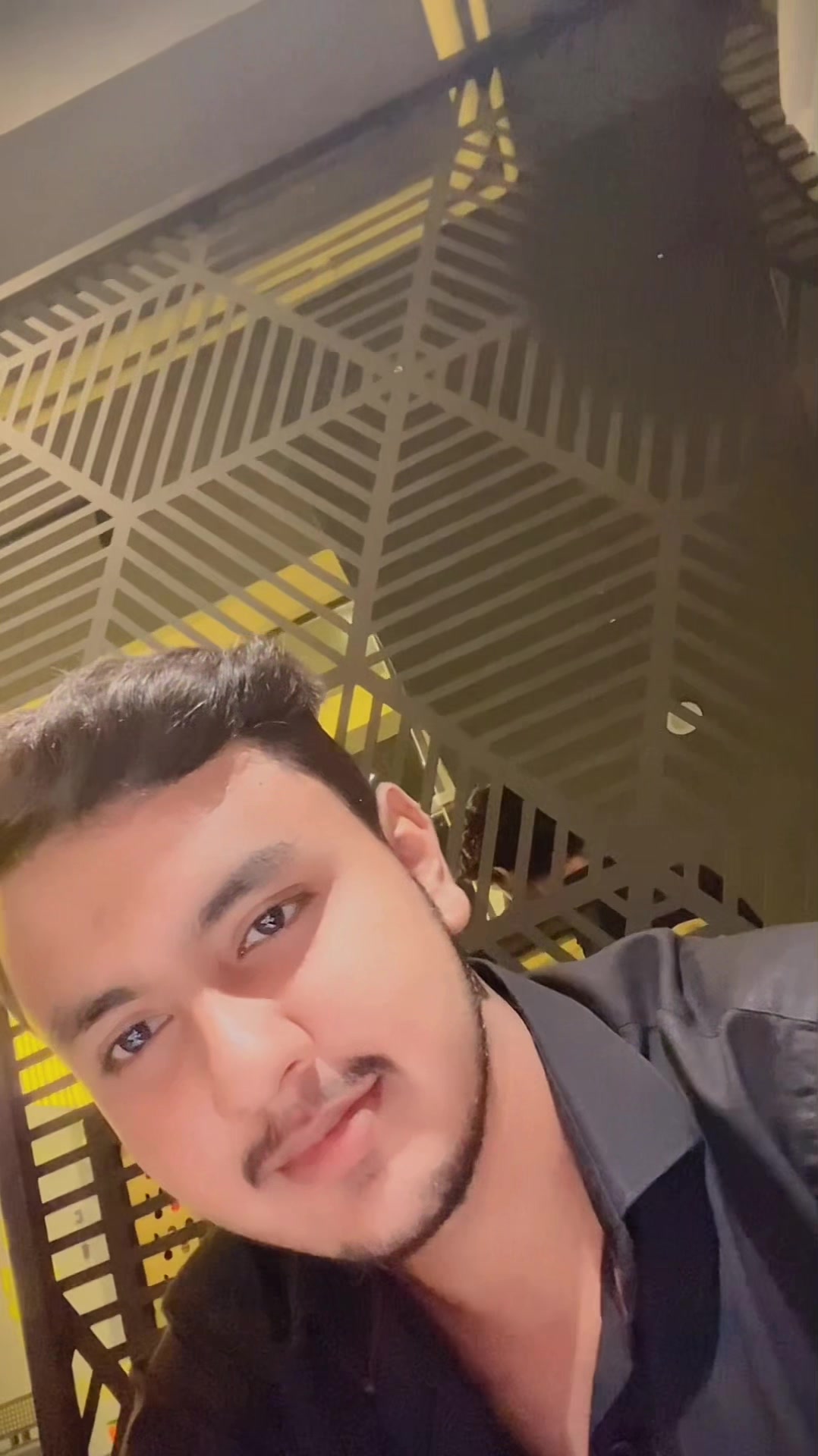 @𝑯𝒂𝒎𝒛𝒂🦅