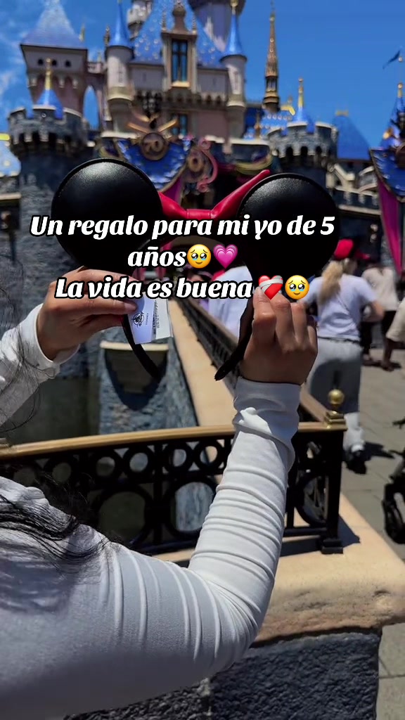 @Alexa González 🍒