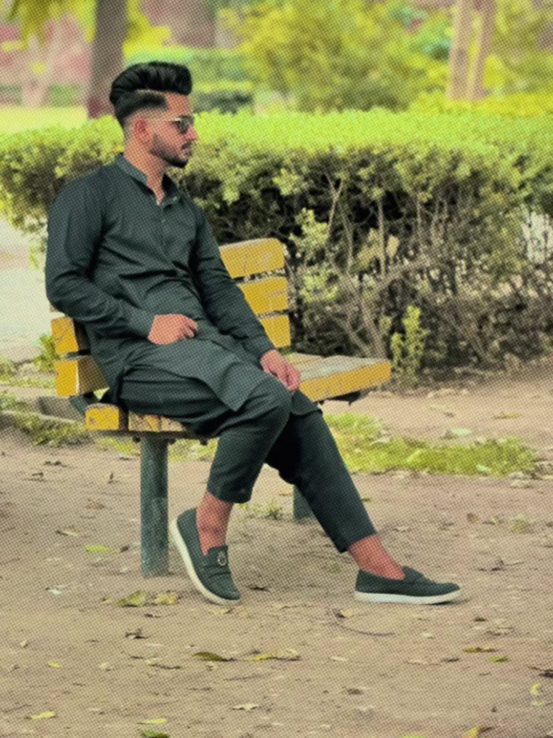 @👑ســـردار مـلـک اُسـامـہ✌🏻🦁