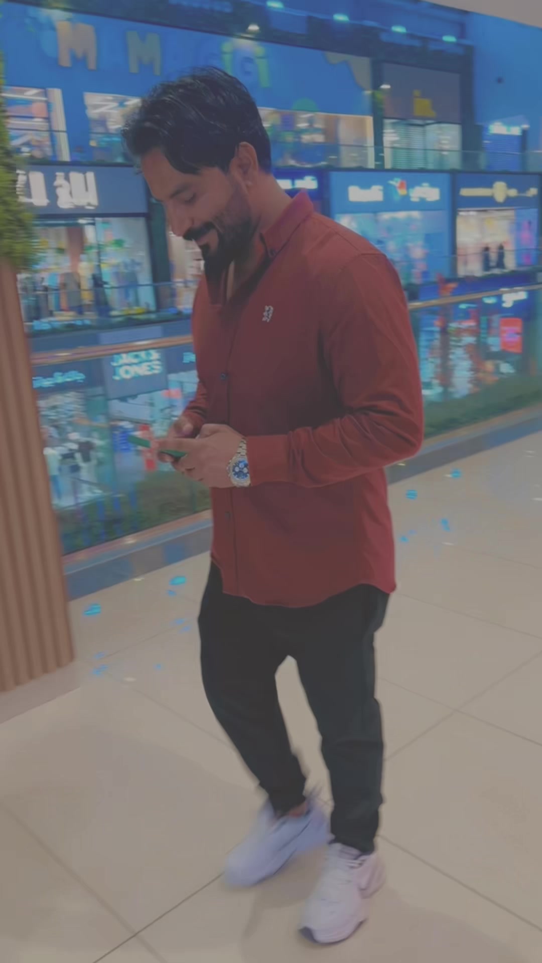@𝓐𝓵𝓲 𝓒𝓱𝓪𝓻𝓪