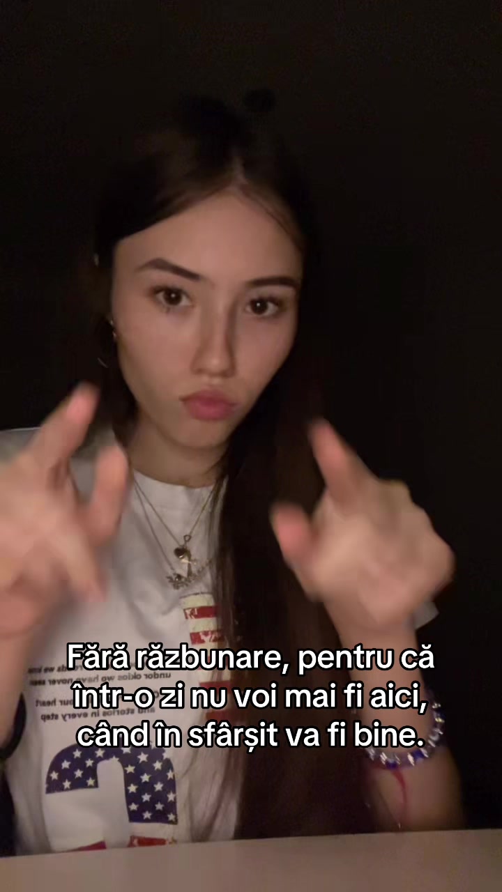@s𖣂