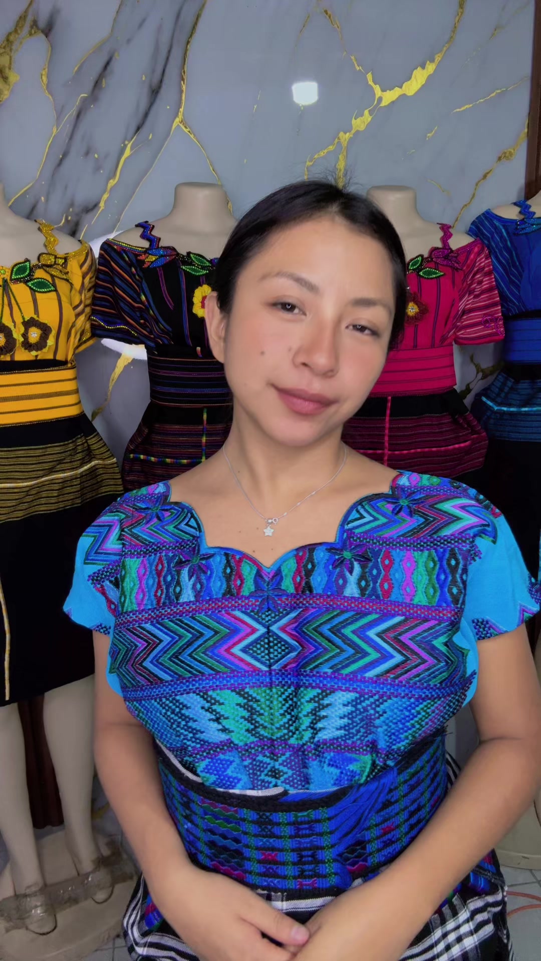 @TÍPICOS LUISA XUJUR