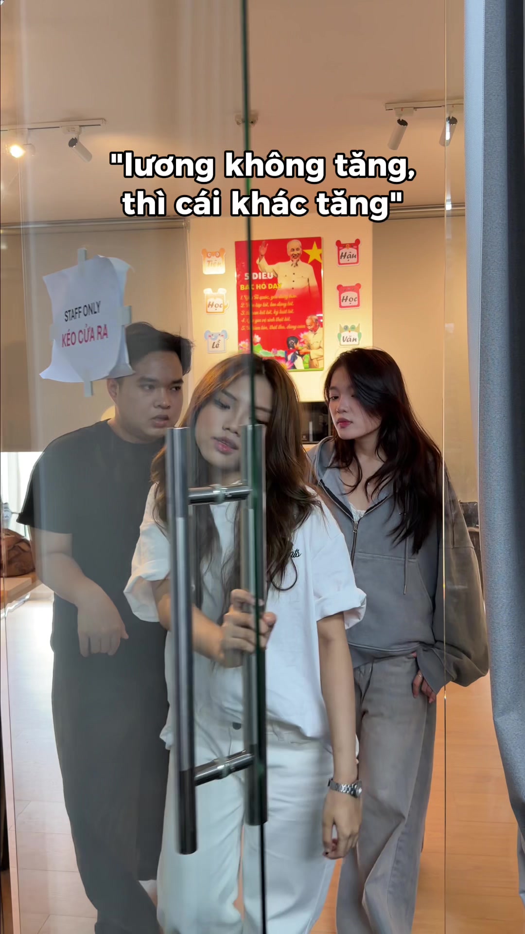 @ăn nằm ở whose