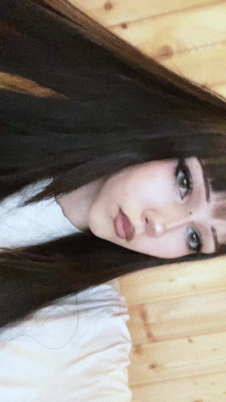@evievkz
