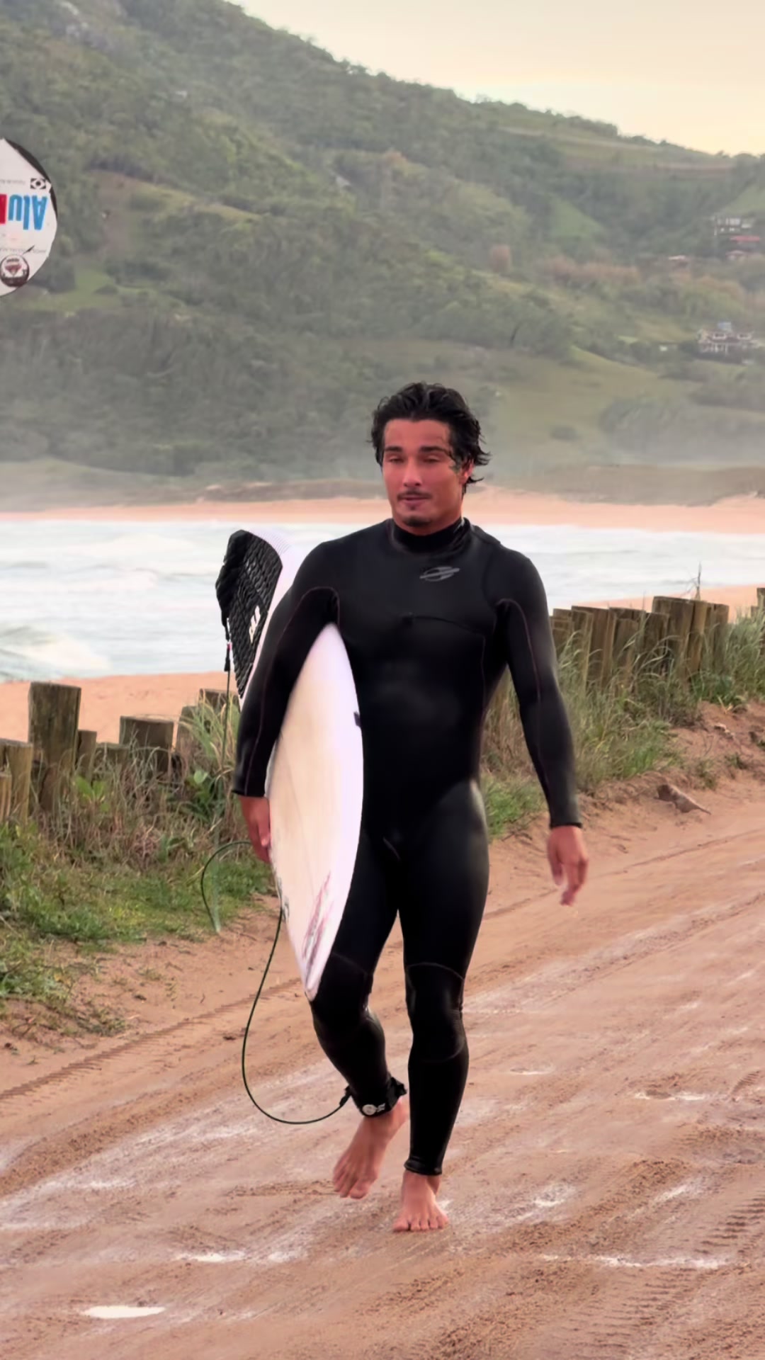@WALL🏄♂️