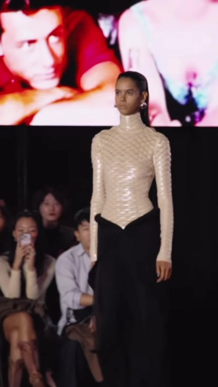 @models walk✨