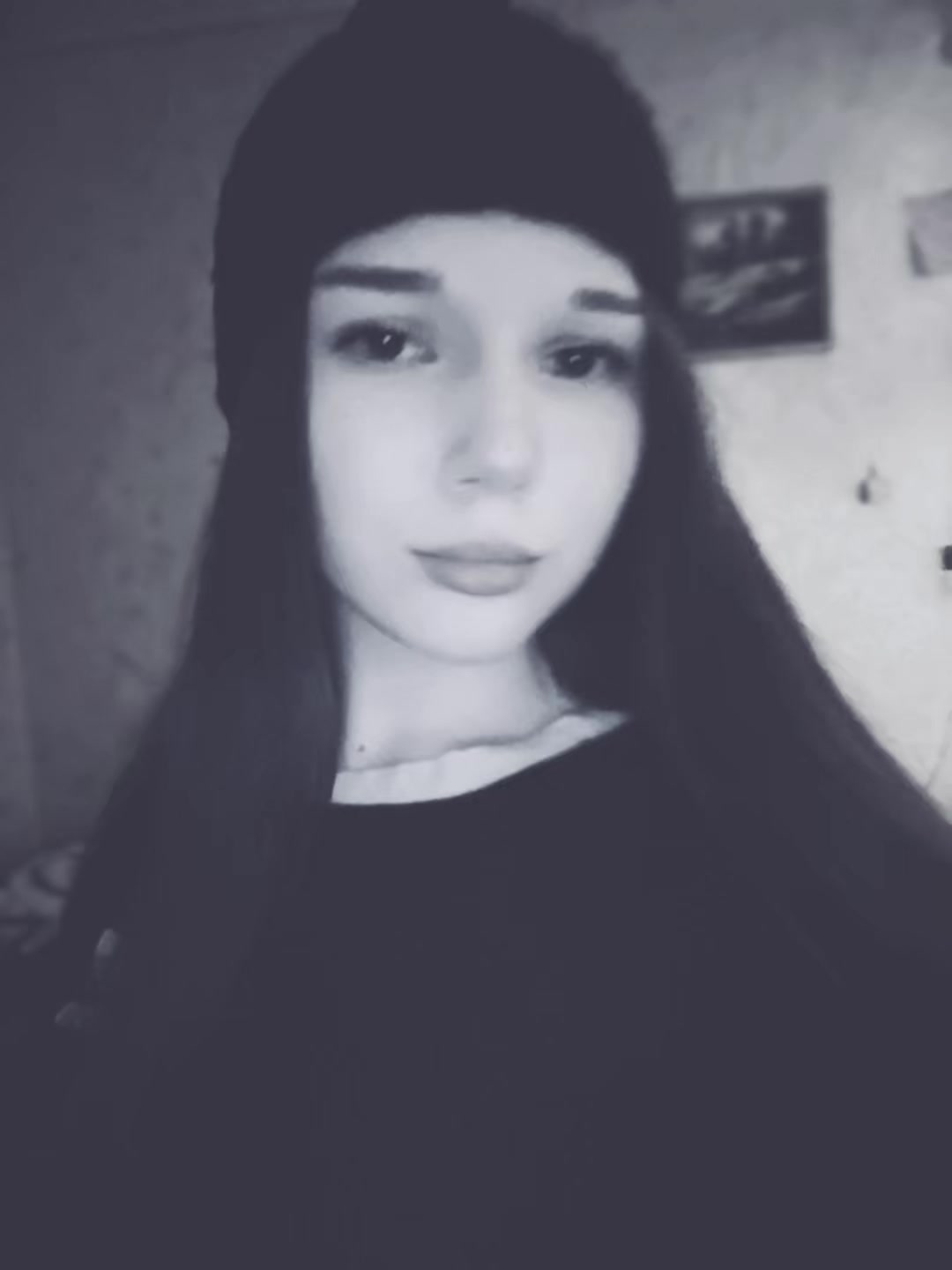 @Vika Guzanova🐈⬛🐾