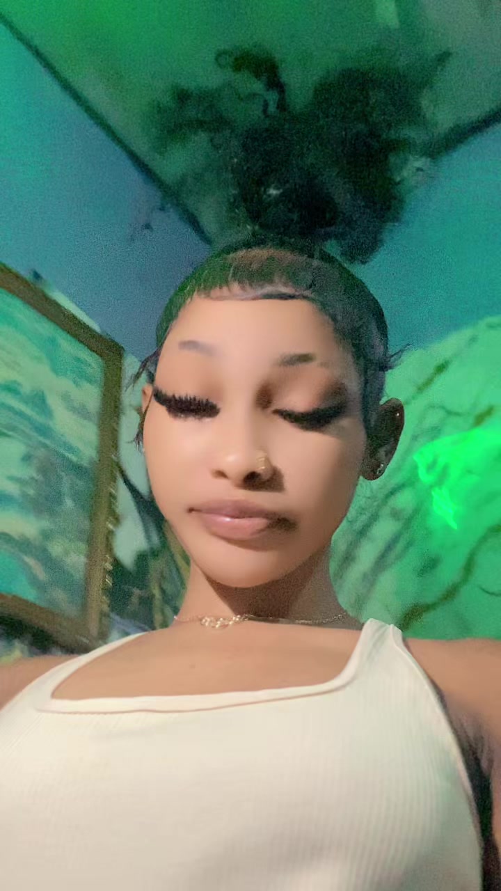 @Pretty_R🕷️