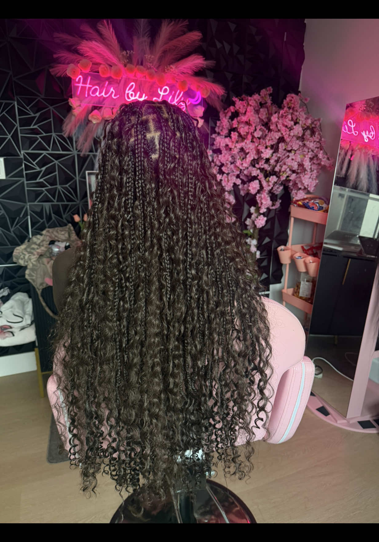@Hairbylily Edmonton 🇨🇦