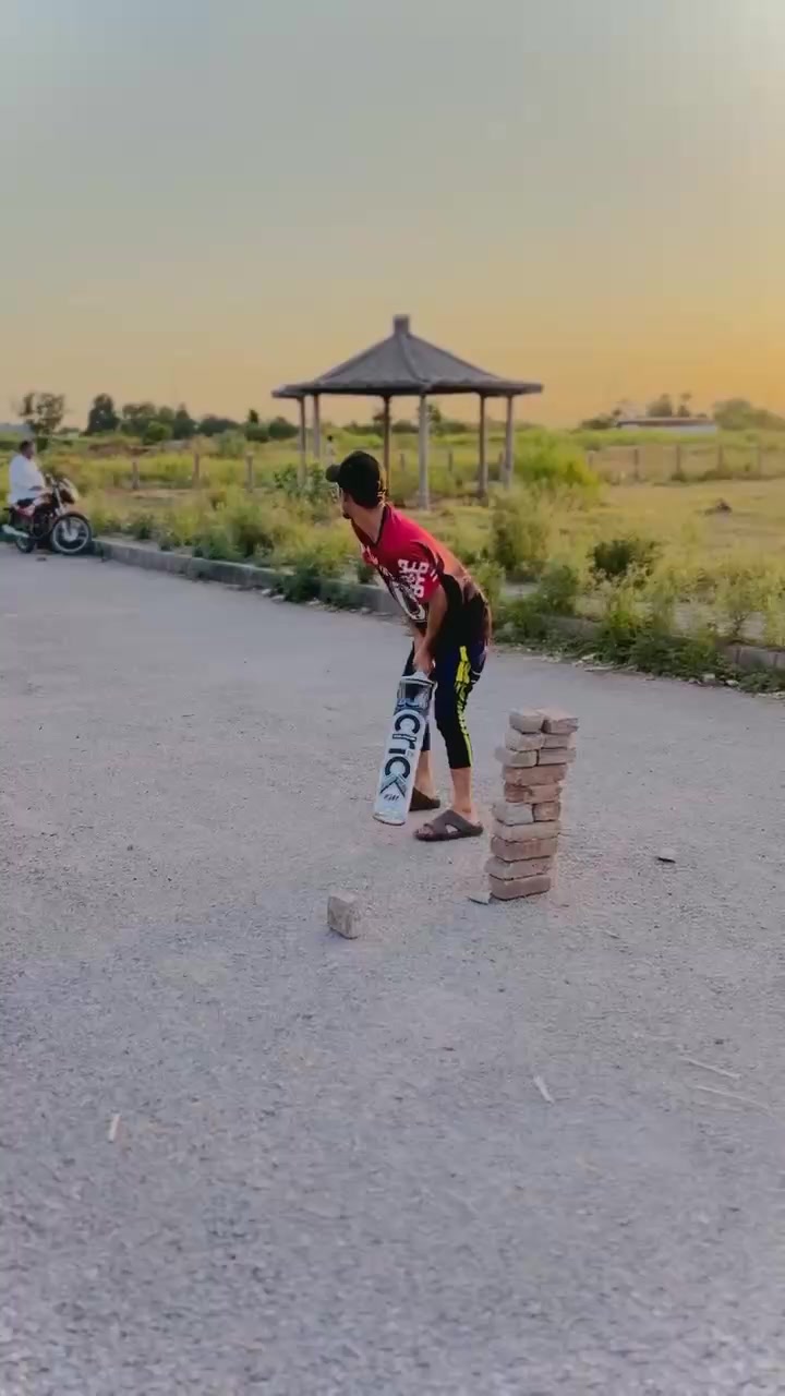 @نومی لیفٹی فخرے چٹھہ بختاور🏏