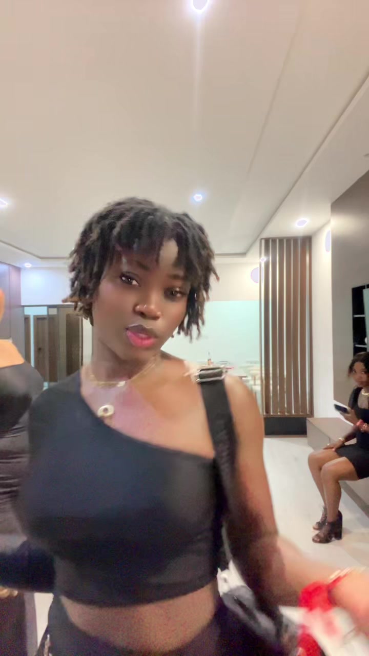 @Christelle Miller💜🇫🇷🇹🇬