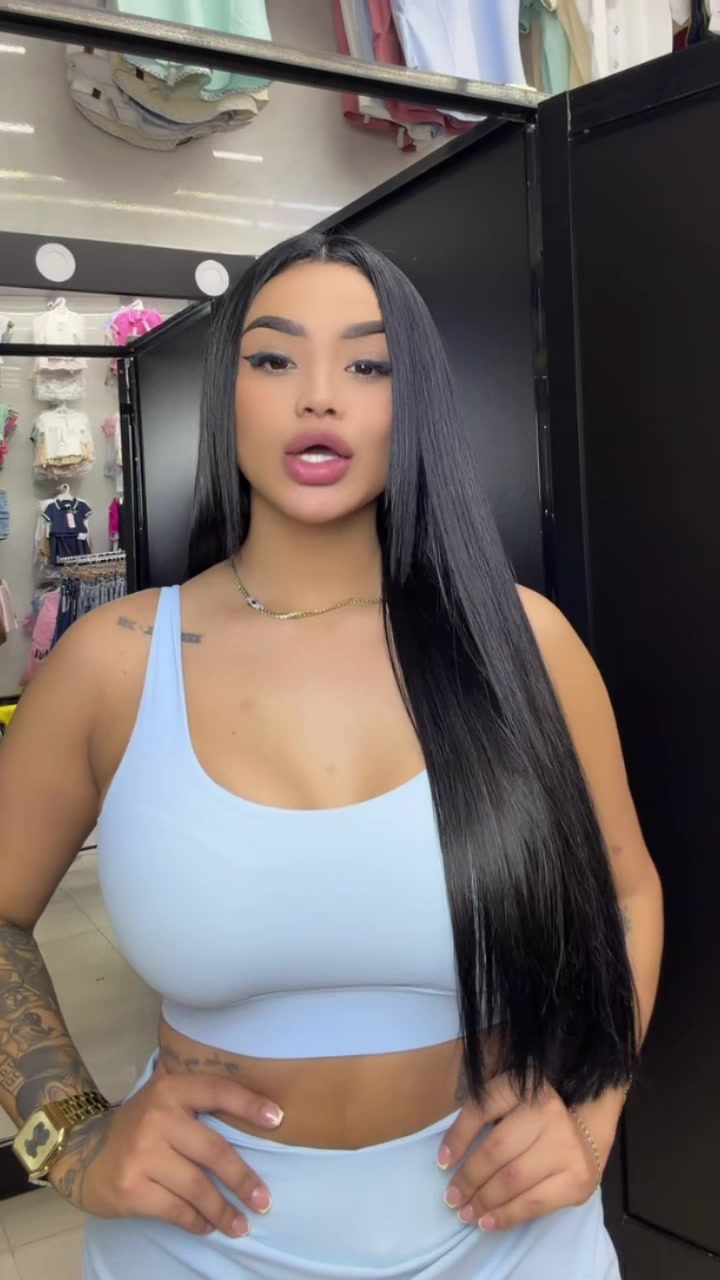 @Tatiqueenoficial 🦋
