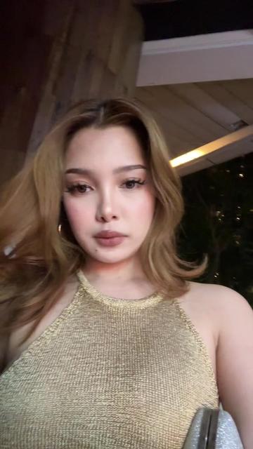 @𝒴 .