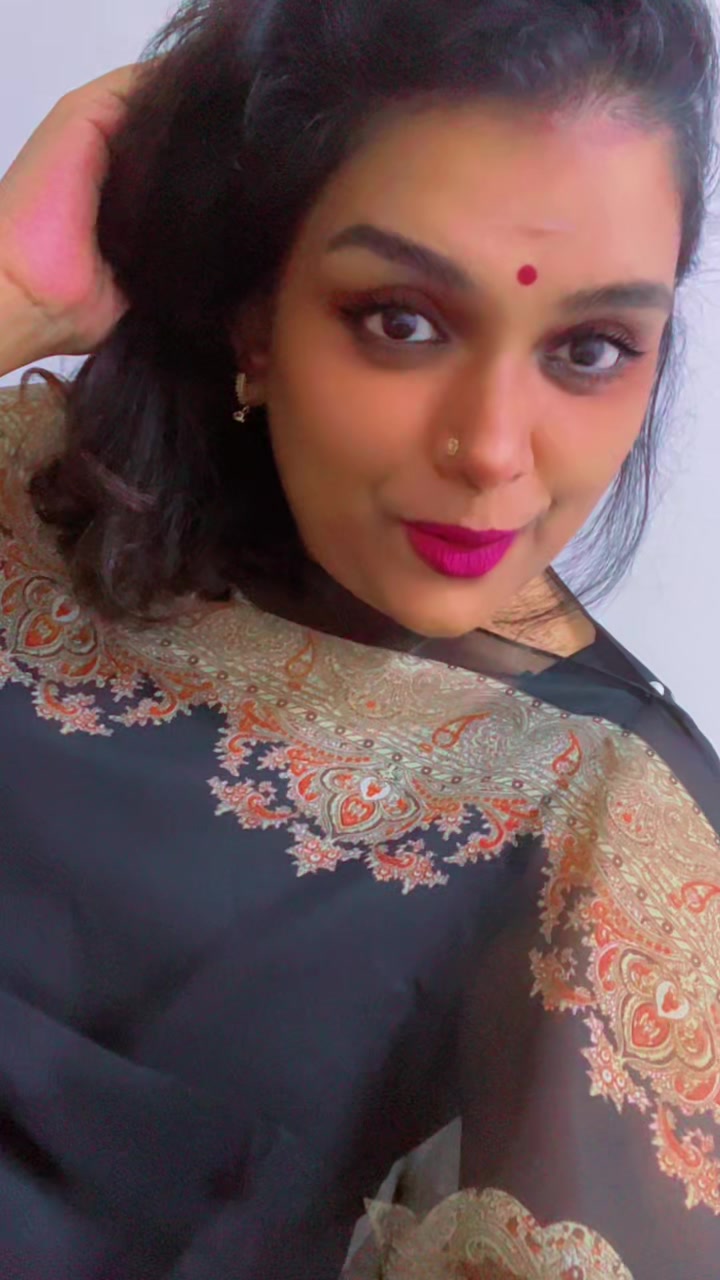 @Gayathiri_Thevar