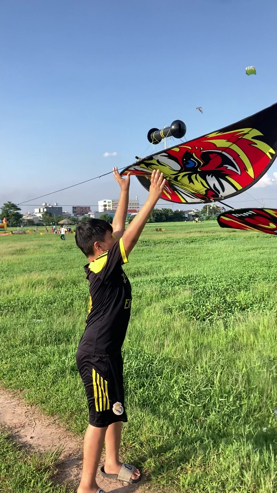 @Thả diều cùng Lợi