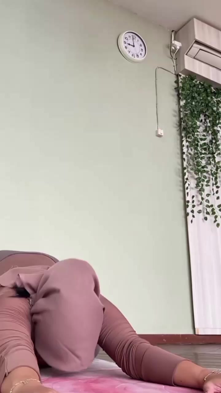 @hotmoms