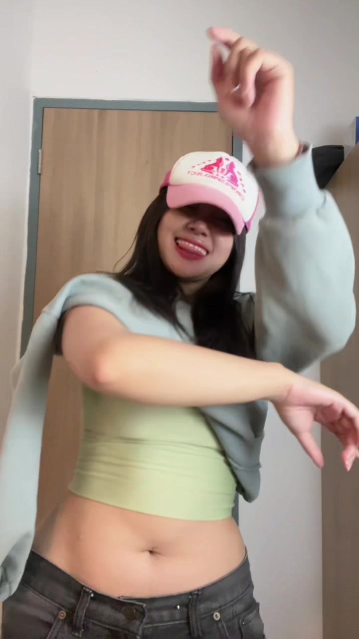@urluvrawr