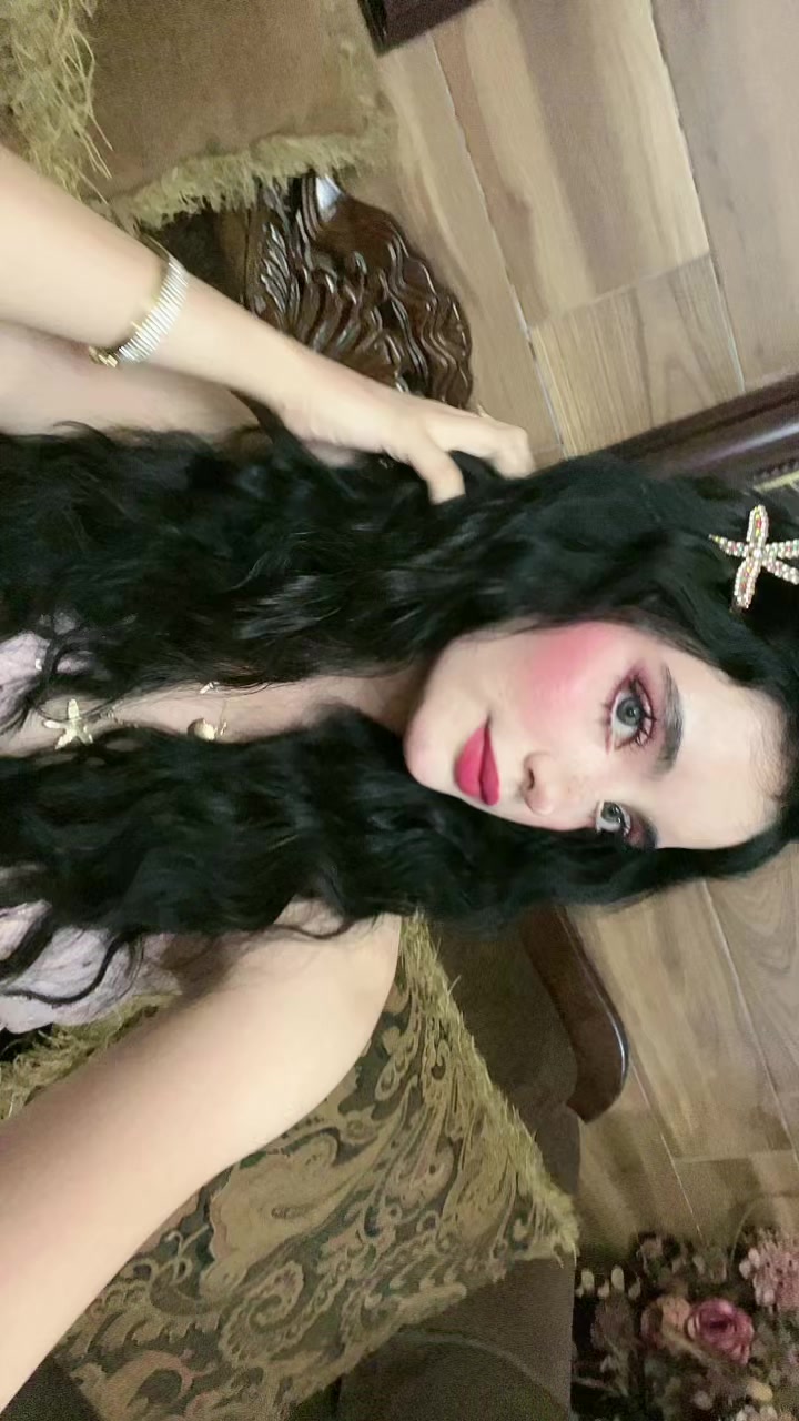 @Lizbeth Sofía 🦢