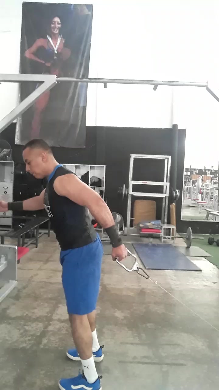 @Roberto Carlos Le&oacute;n Fit