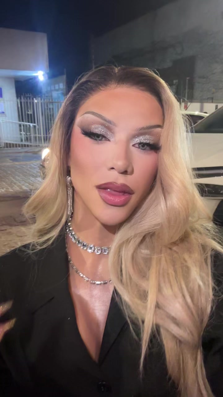 @LANA DARLLING