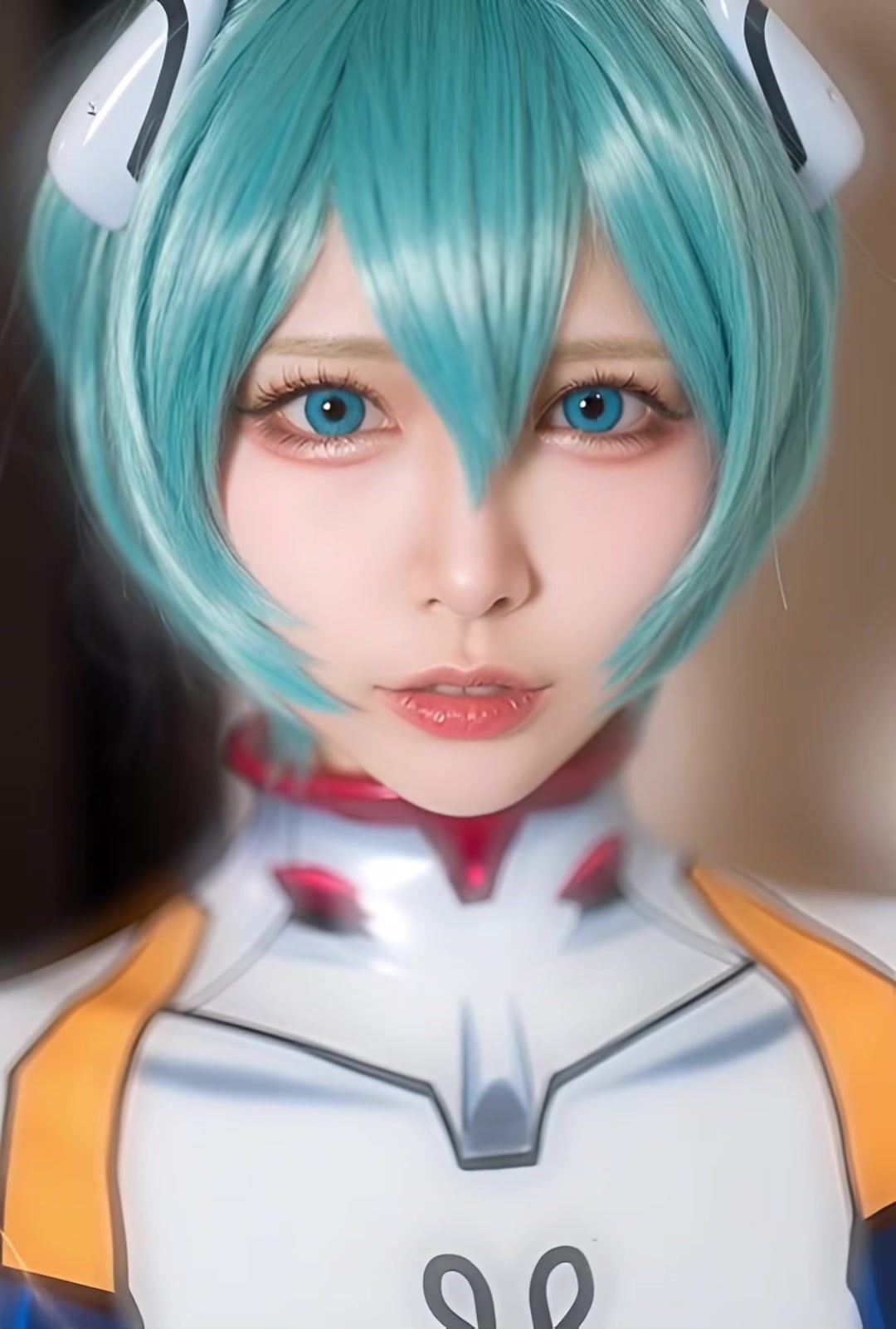 @latex rubber girl
